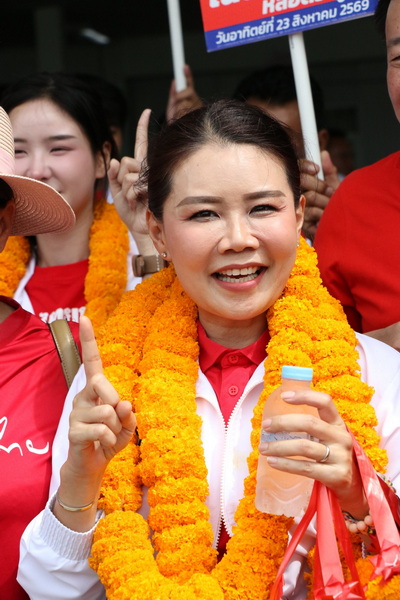 ผลนับคะแนนเลือกตั้งนายกอบจ.กาฬสินธุ์ อย่างไม่เป็นทางการ พบว่านางเฉลิมขวัญ หล่อตระกูล หรือ “ไข่มุก” มีคะแนนทิ้งห่างคู่แข่งกว่า 5 เท่าตัว
