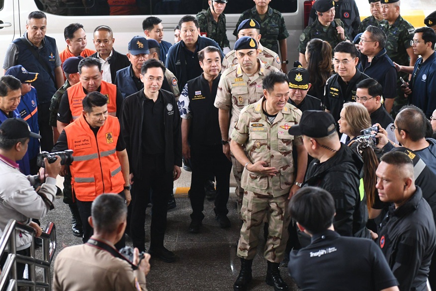 “ภัทรพงศ์"เกาะติดสถานการณ์น้ำ”น่าน” ยังเฝ้าระวังโครงข่ายคมนาคม -สนามบิน-ช่วยเหลือประชาชน