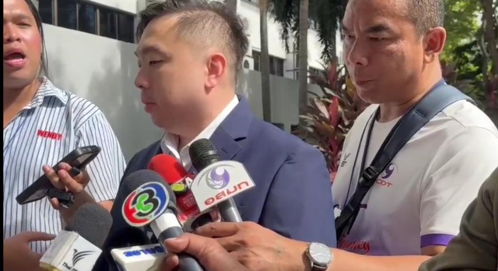 ศาลนัดพร้อมคดีฟอกเงิน ดิไอคอน 2.5 ล้าน "สามารถ-แม่" ลั่นบริสุทธิ์เขื่อมั่นกระบวนการยุติธรรม