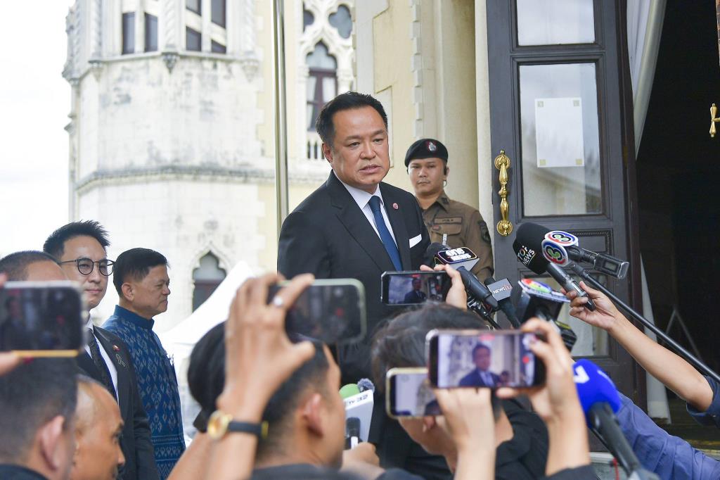 “อนุทิน” การันตีโยกย้าย มท.ยึดหลักคุณธรรม ผู้ว่าฯ บุรีรัมย์ ขึ้นอธิบดีตามความเหมาะสม