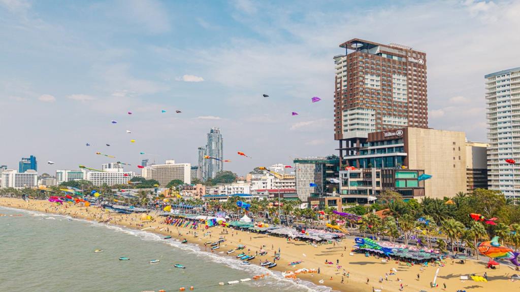 ชายหาดพัทยา หน้าเซ็นทรัล พัทยา สถานที่จัดงาน