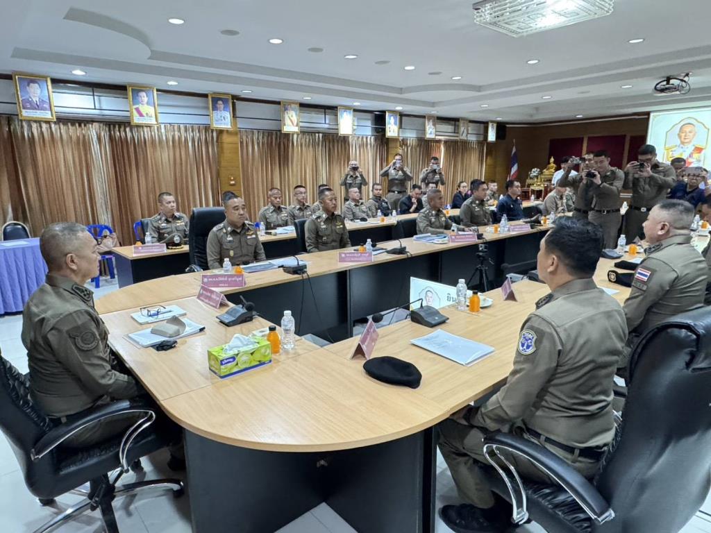 (คลิป)รอง ผบ.ตร.ตามจี้คดีแก๊งอุ้มสาวจีนจากกทม.ทิ้งกลางทางกำแพงเพชร สั่งสาวลึกเครือข่ายค้ามนุษย์