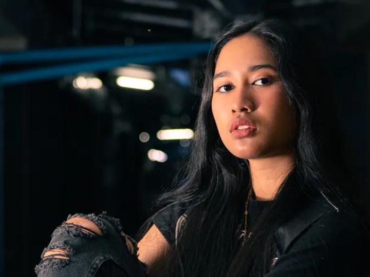 “เนเน่ รอยัล” ร็อกเกอร์สาวชาวไทยวัย 16 ปี โชว์พลังเสียงในเพลง “Black Hole Sun” ก่อนคว้า Golden Buzzer ผ่านเข้าสู่รอบชิงชนะเลิศ AGT