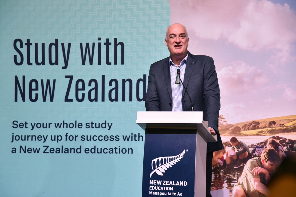 นายเดวิด ดาวน์ ประธานเจ้าหน้าที่บริหาร Education New Zealand