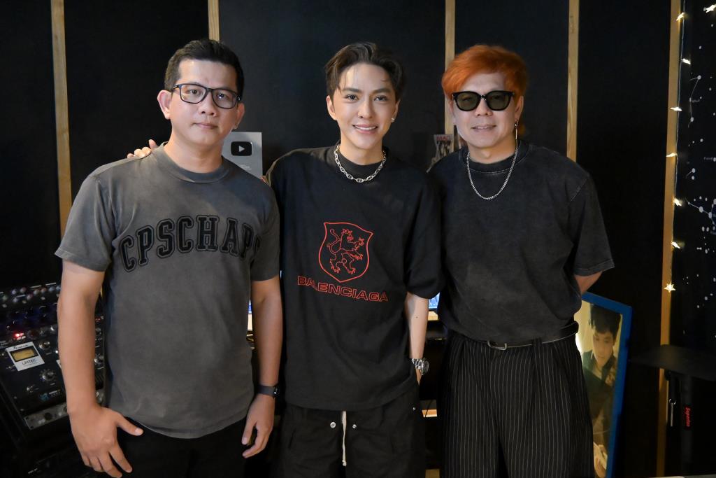 เรียงลำดับจากซ้ายไปขวา คุณหนุ่ม วัชรพงษ์ อินทะโชติ, คุณดัง พันกร บุณยะจินดา, คุณเต็น ธีรภัค มณีโชติ