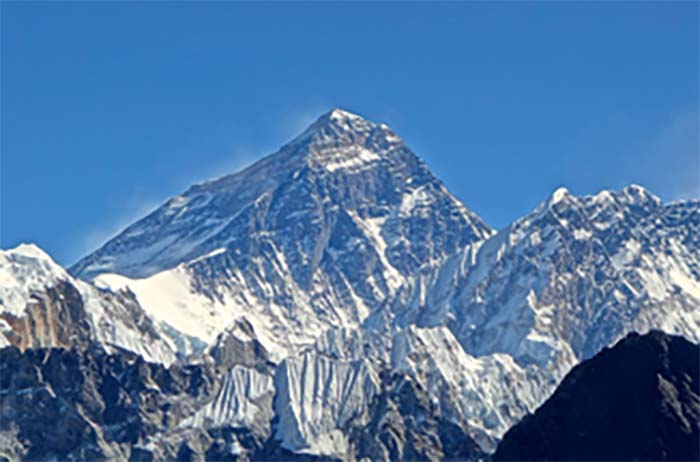 ยอดเขา Everest ในเนปาล ภาพจาก วิกิพีเดีย