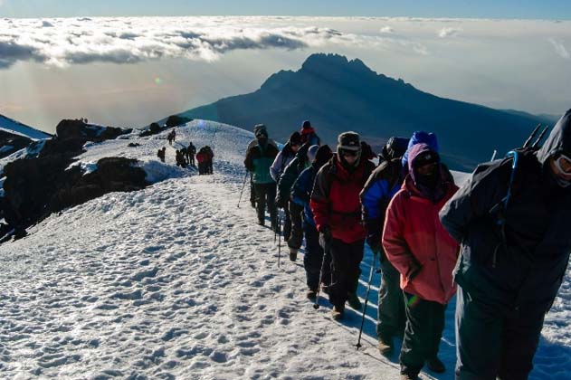 ยอดเขา Kilimanjaro ในประเทศ Tanzania ภาพจาก http://uniglobeletsgotravel.com/