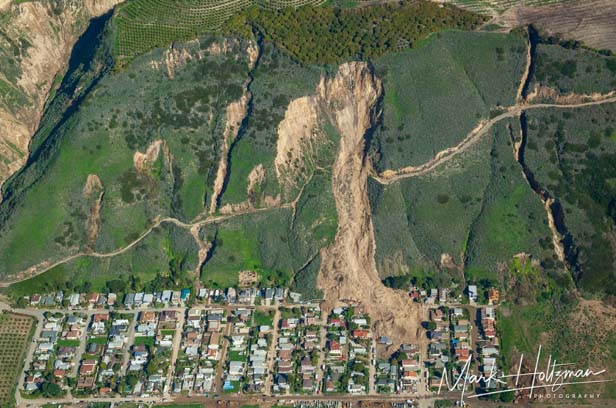 เหตุการณ์ดินถล่ม ที่หมู่บ้าน La Conchita ใน California ภาพจาก www.markholtzman.com