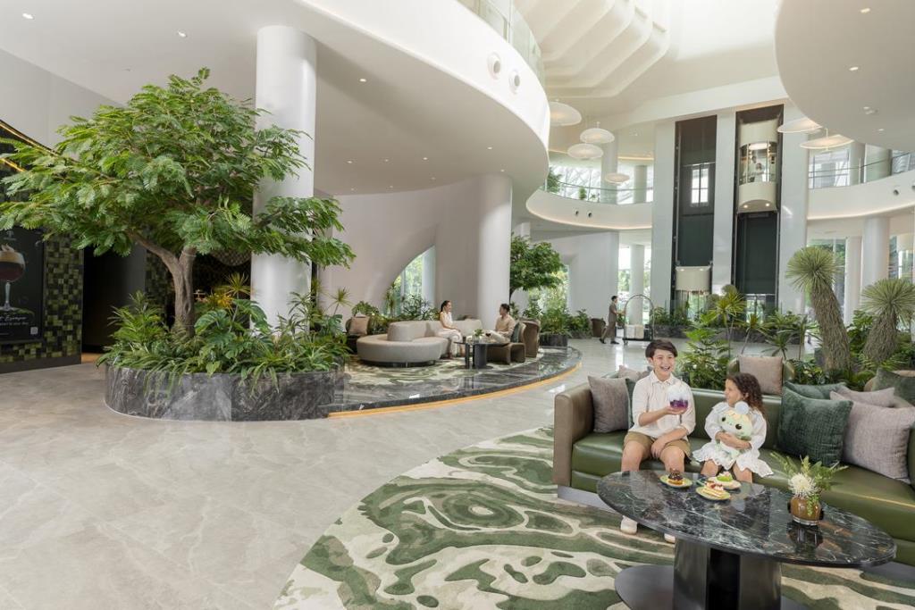 White Oasis Lobby