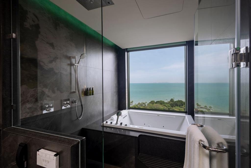 Voyage Panoramic Suite