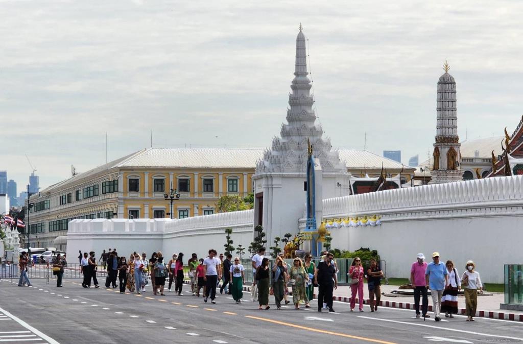ประตูซุ้มยอดปรางค์ เป็นสถาปัตยกรรมส่วนใหญ่ของซุ้มประตูชั้นนอก 