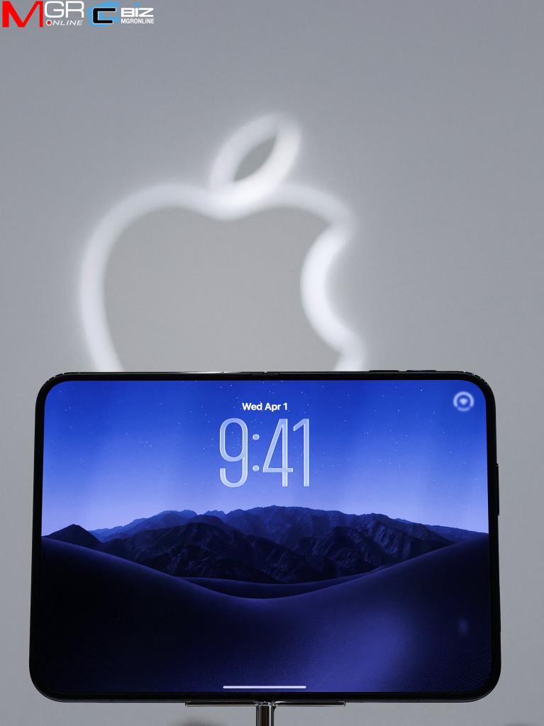  iPhone Duo นั้นมีรูปทรงและขนาดใกล้เคียงกับ หนังสือเดินทาง ขอบโค้งมน เมื่อกางออกจะได้จอกว้าง 7.6 นิ้ว
