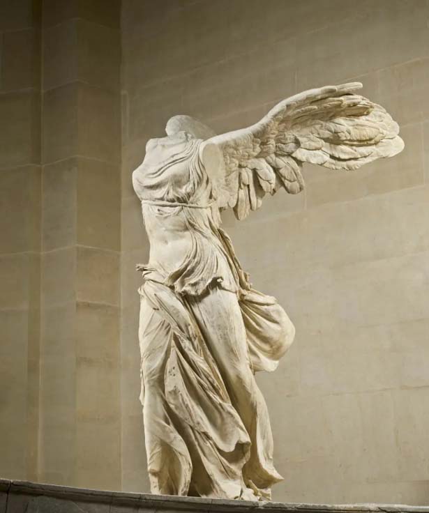 รูปปั้น Winged Victory of Samothrace ภาพจาก www.louvre.fr