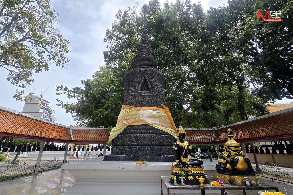 พระเจดีย์แร่เกาะล้าน