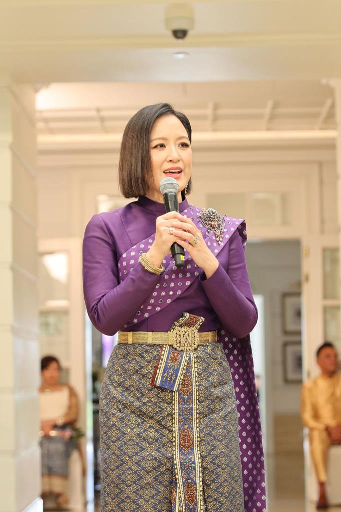 อลิสา พันธุศักดิ์ คุนผลิน