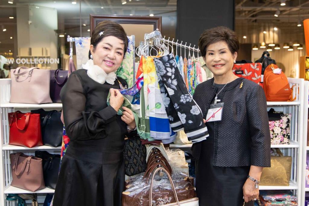 เบญจวรรณ สิทธิสาท และ พล.ท.หญิง สุพัตรา รัตนสุวรรณ