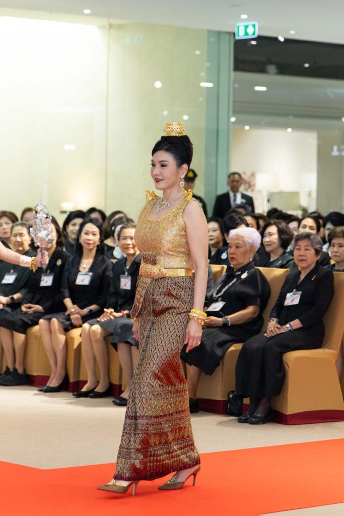 แก้วเก้า เผอิญโชค