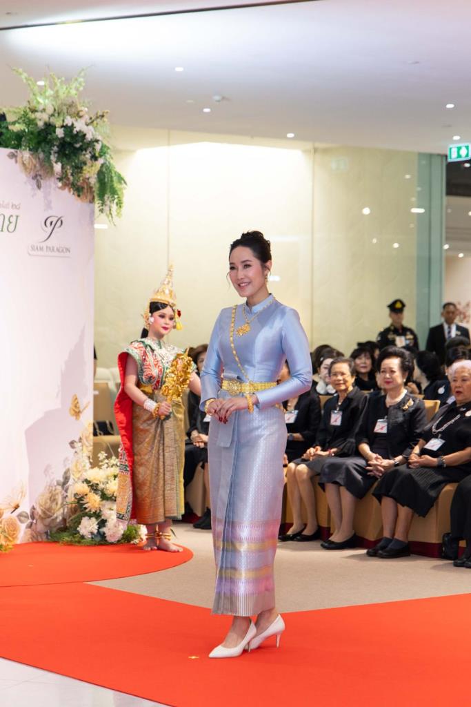 โสฬส อมาตยกุล