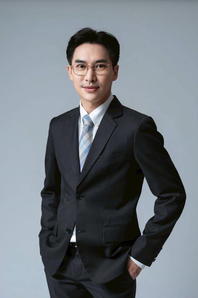 นายวราวุฒิ สมหวังประเสริฐ 