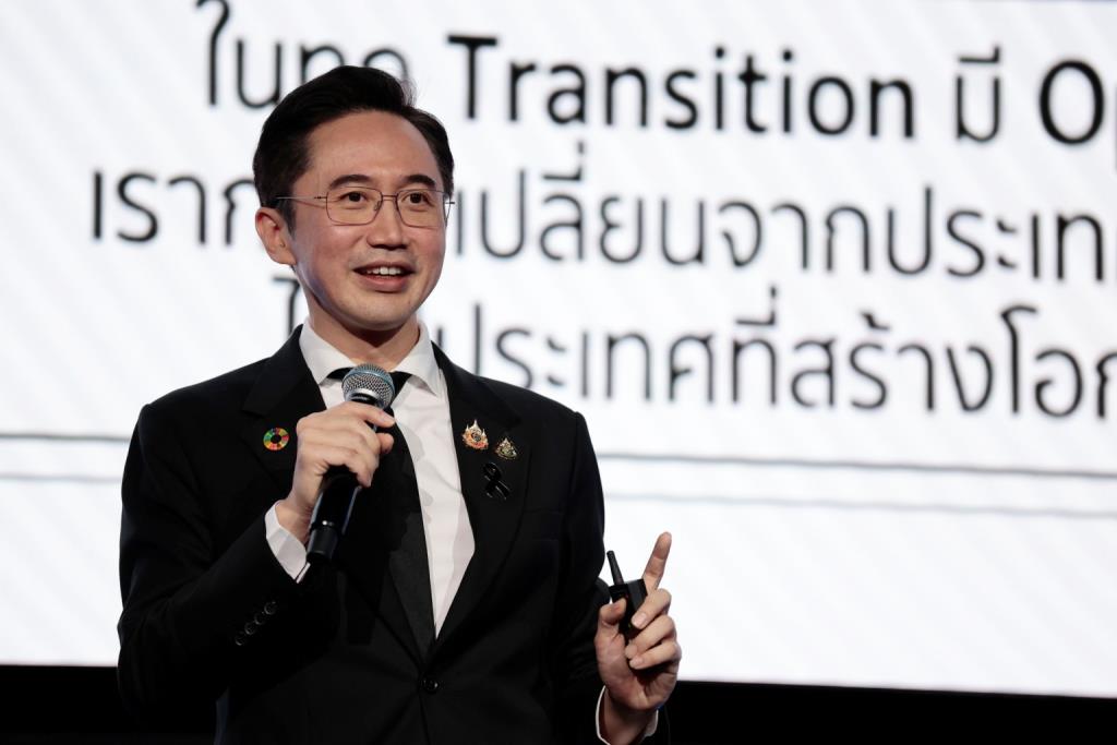 ศ.ดร.ยศชนัน วงศ์สวัสดิ์ รองนายกรัฐมนตรีและรัฐมนตรีว่าการกระทรวงการอุดมศึกษา วิทยาศาสตร์ วิจัยและนวัตกรรม