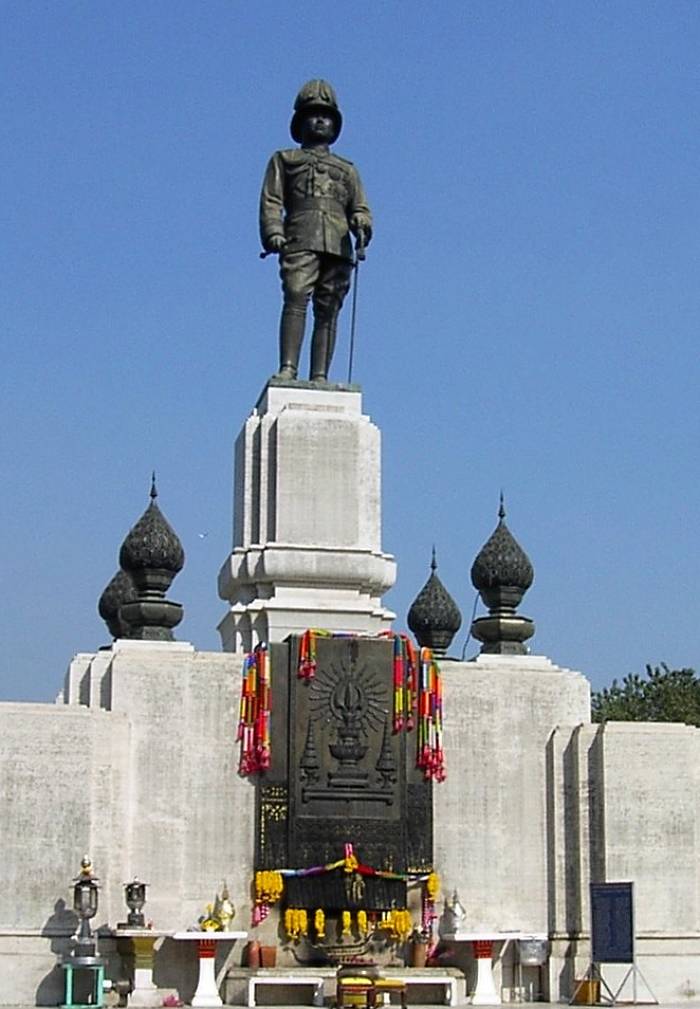 พระบรมราชานุสาวรีย์พระบาทสมเด็จพระมงกุฎเกล้าเจ้าอยู่หัว