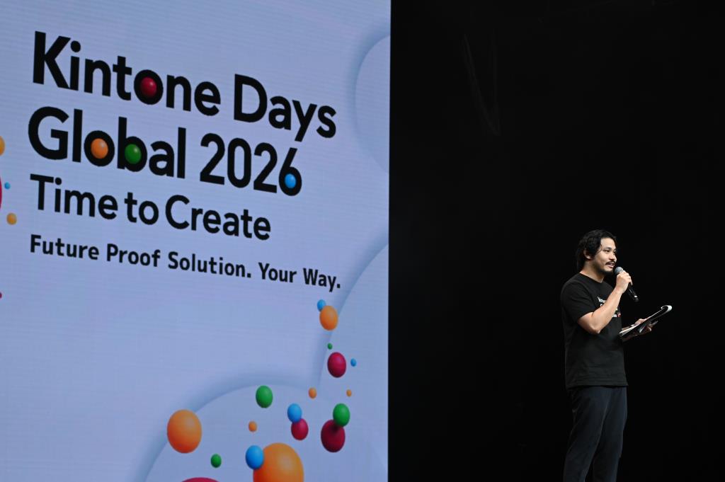 น้ำยา วายุภาพ กรรมการผู้จัดการบริษัท Kintone Thailand บนเวที Kintone Days Global 2026 