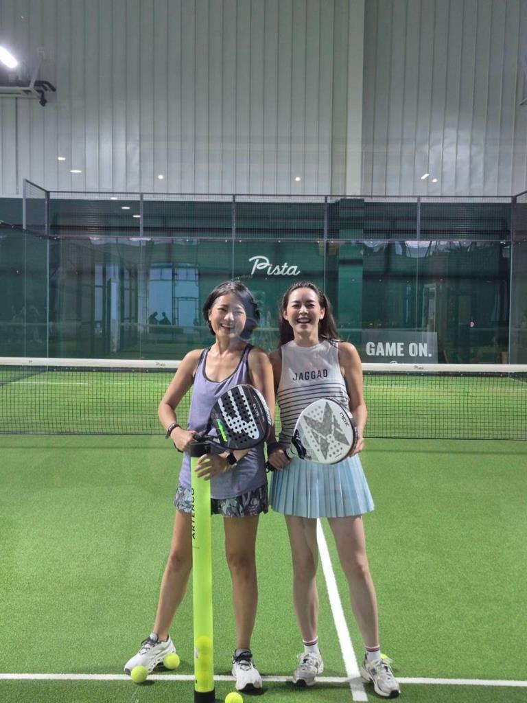 เกม ดวงพร ปฐวีกานต์ (ขวา)