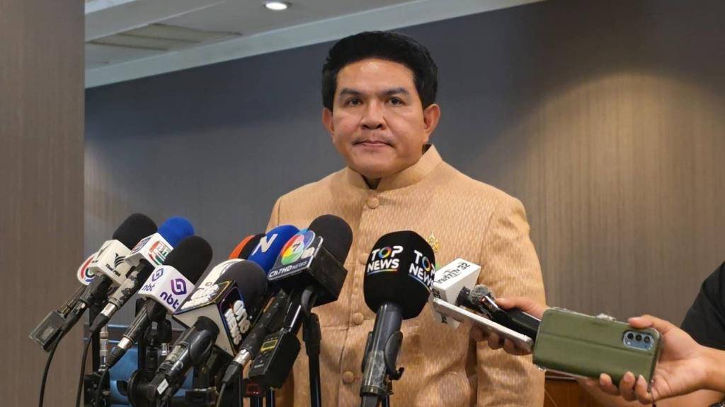 นายสุรศักดิ์ พันธ์เจริญวรกุล รัฐมนตรีว่าการกระทรวงการท่องเที่ยวและกีฬา 