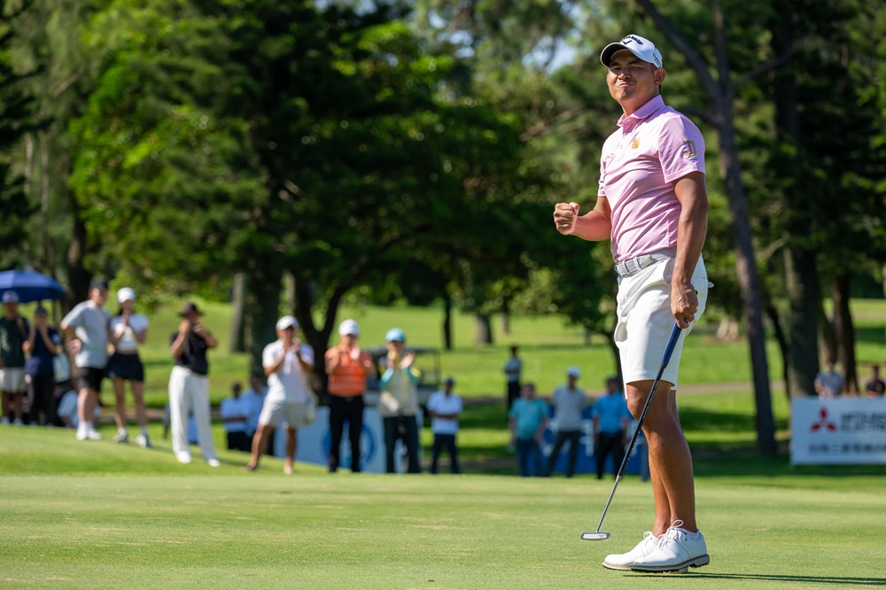 พัตต์เบอร์ดี้แชมป์ระยะ 4 ฟุตในหลุมสุดท้าย (ภาพ: Asian Tour)