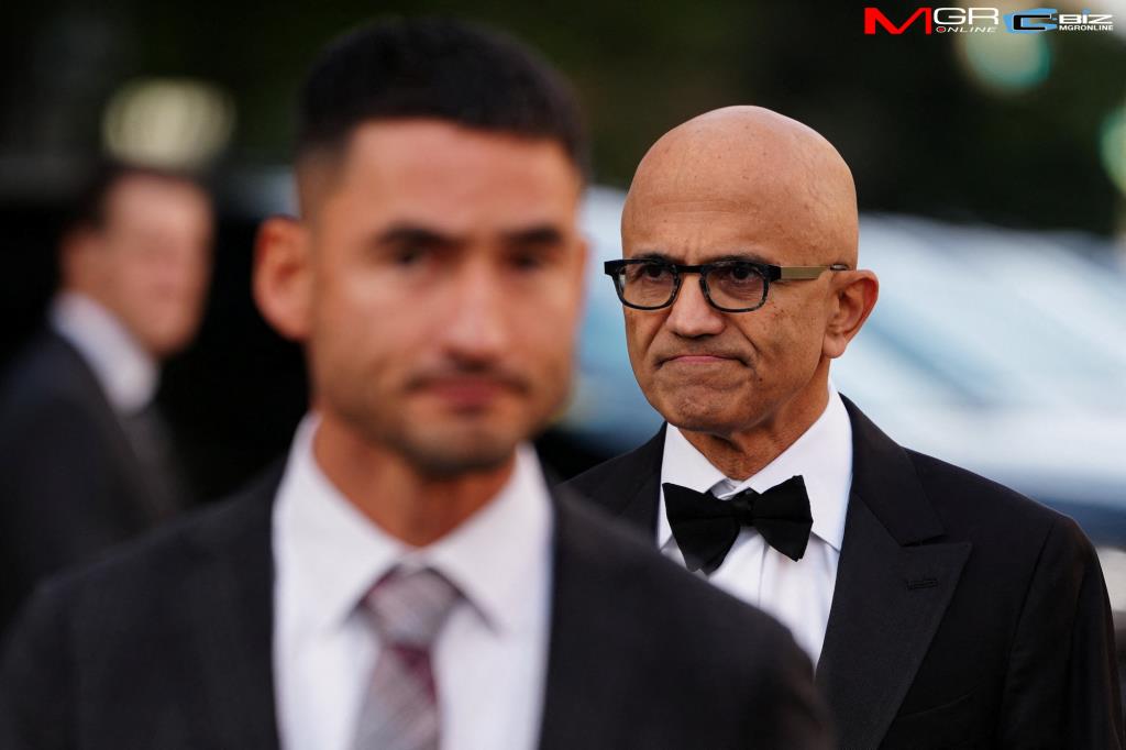 Satya Nadella ซีอีโอของ Microsoft เดินทางมาถึงงานเลี้ยงอาหารค่ำ