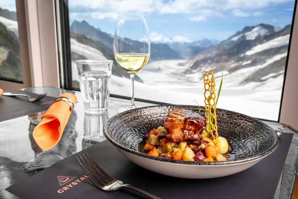 ร้านอาหารบนยุงเฟรายอค (ภาพจาก www.jungfrau.ch)
