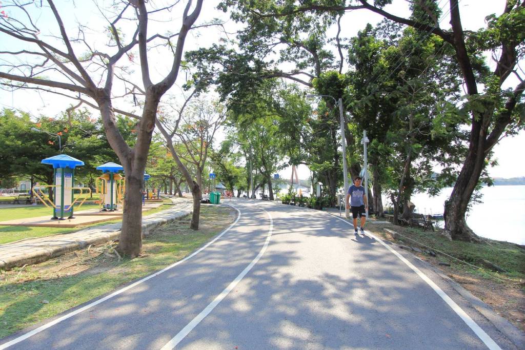 บรรยากาศในสวนสาธารณะศูนย์กีฬาบึงหนองบอน (ภาพ : เพจ ศูนย์กีฬาบึงหนองบอน)