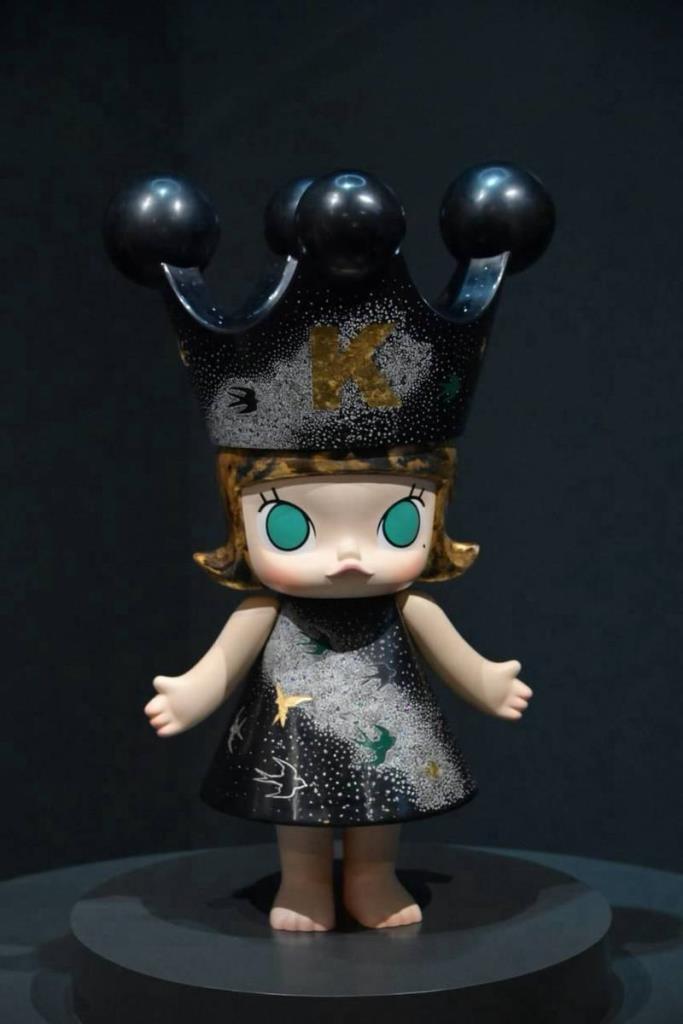 MOLLY โดย เฉลิมเกียรติ สมดุลยาวาทย์
