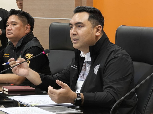 นายวัชระพล ขาวขำ รัฐมนตรีช่วยว่าการกระทรวงเกษตรและสหกรณ์