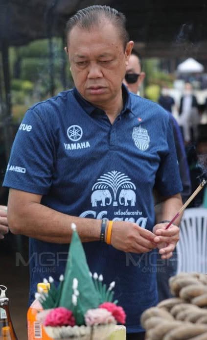 เนวิน ชิดชอบ