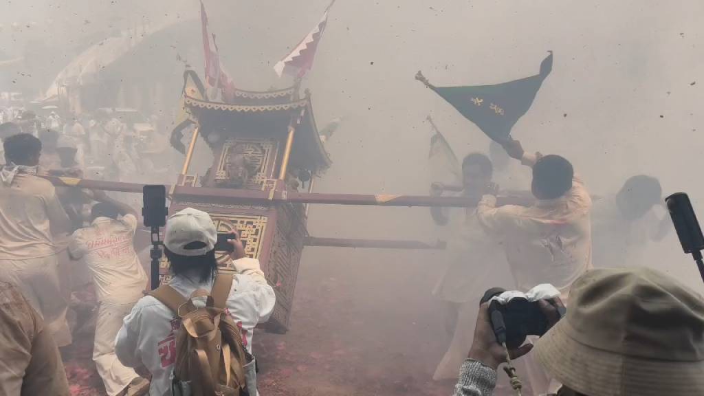 พิธีแห่พระรอบเมือง ประเพณีถือศีลกินผักพังงา 2569 (ภาพ : อโนทัย งานดี)  