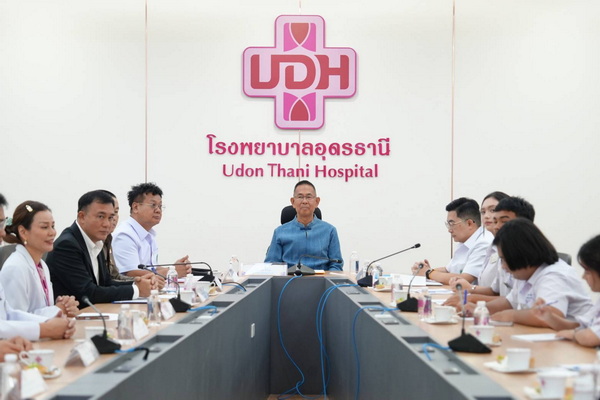 นายชัยวัฒน์ ชื่นโกสุม ผู้ว่าราชการจังหวัดอุดรธานี เป็นประธานแถลงข่าวรณรงค์งดเล่นประทัด พลุ และดอกไม้ไฟ