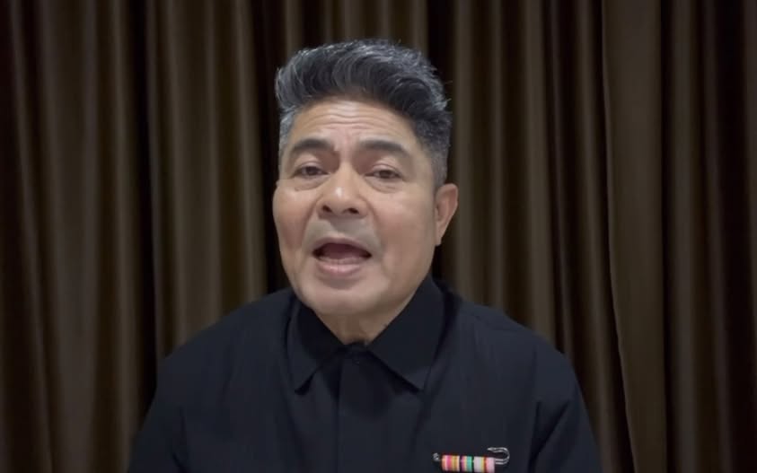 เทพไท เสนพงศ์