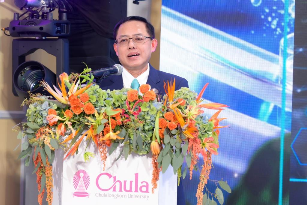 รศ. ดร.พันธวัศ สัมพันธ์พานิช คณบดีคณะเกษตรศาสตร์บูรณาการ