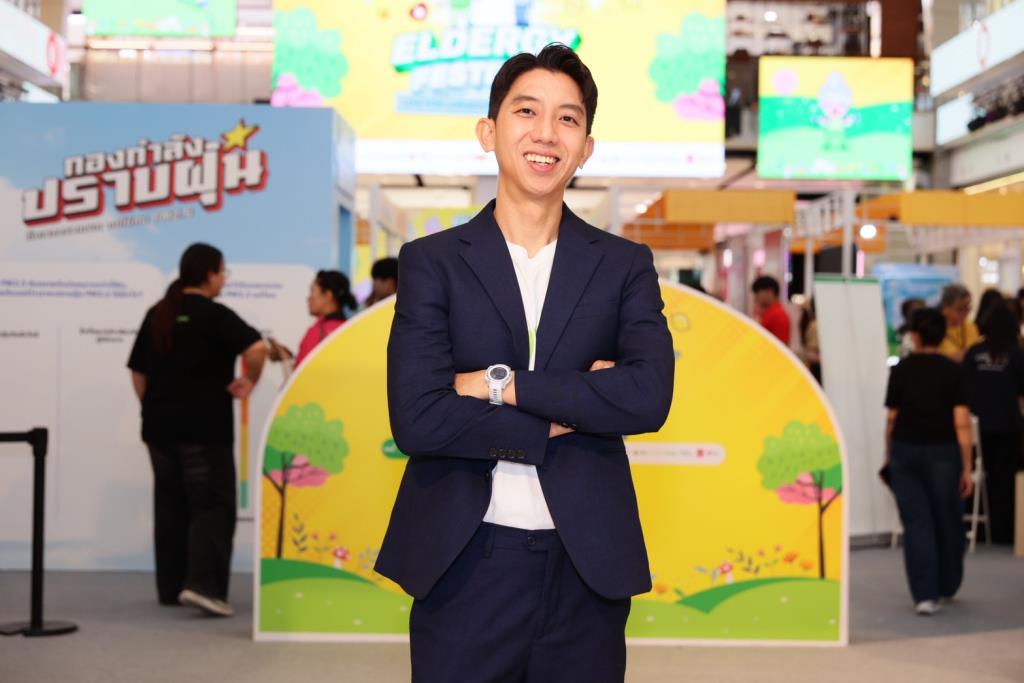 นายชาคิต พรหมยศ ประธานกรรมการบริหาร ยังแฮปปี้ 