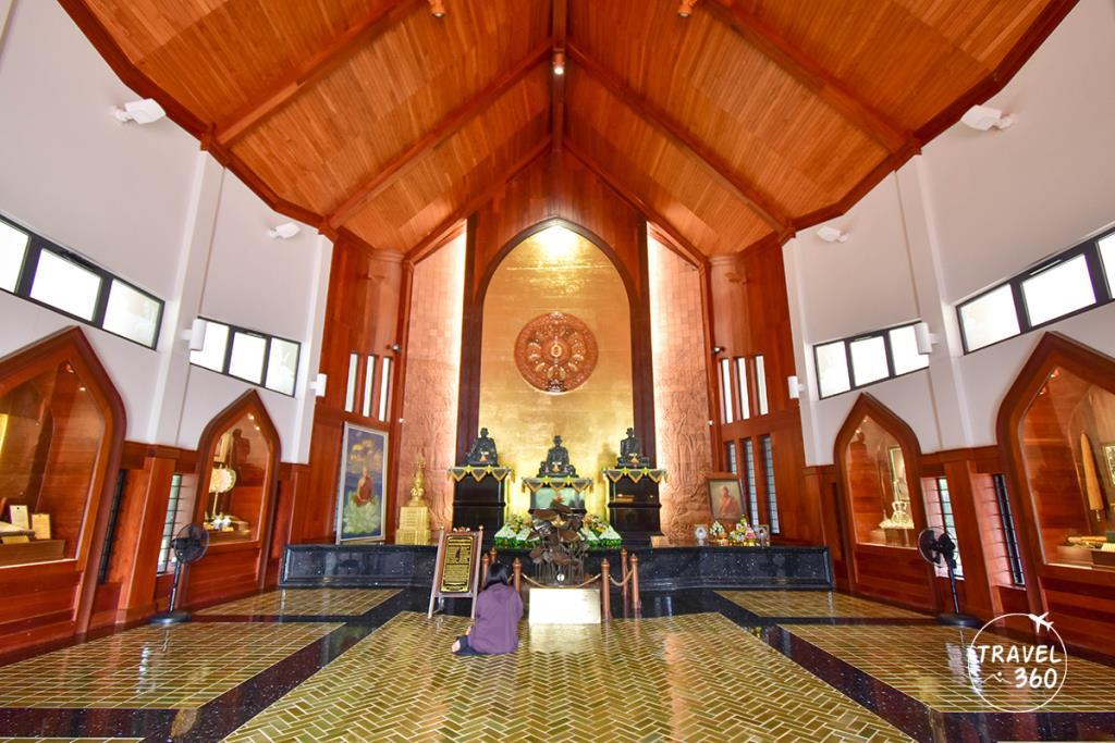 ภายในพิพิธภัณฑ์อัฐบริขาร หลวงตาพระมหาบัว ญาณสัมปันโน