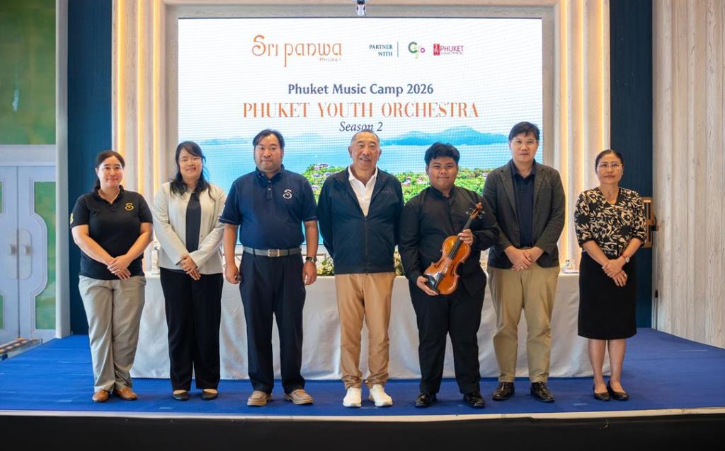 Ms.Suki Yu, พินทุสร ทองตัน, นิธิศ นวรัตน ณ อยุธยา, สงกรานต์ อิสสระ, อมเรศ คำสม, Mr. Gladwin Pantastico และ ราตรี สุขสุวรรณ์