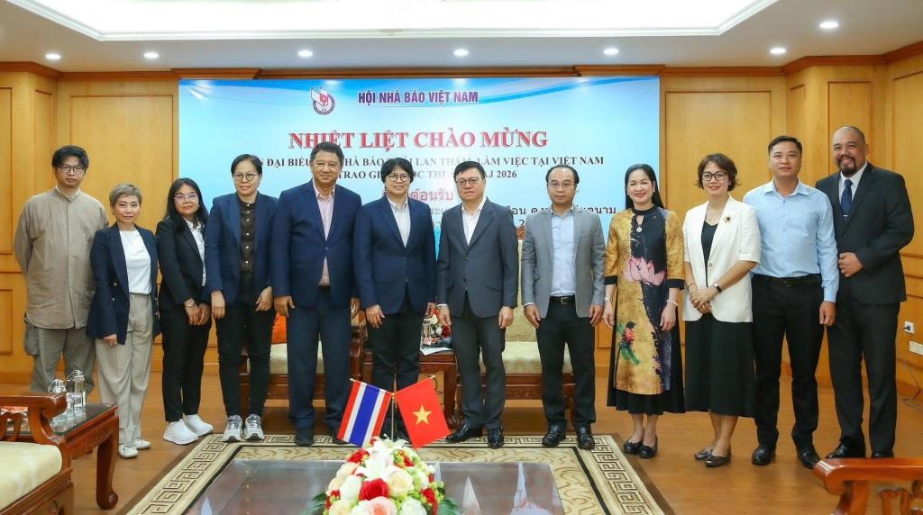 คณะผู้แทนสมาคมนักข่าวนักหนังสือพิมพ์แห่งประเทศไทย และสมาคมนักข่าวแห่งเวียดนาม