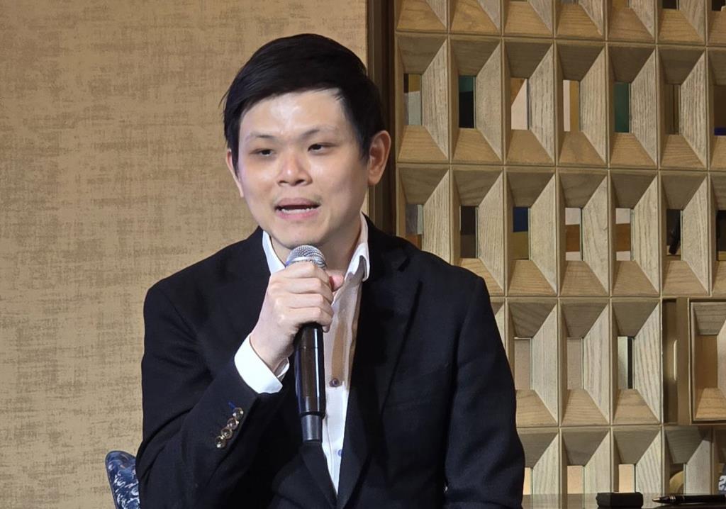 จักรกฤษณ์ สันติรัตนกุล