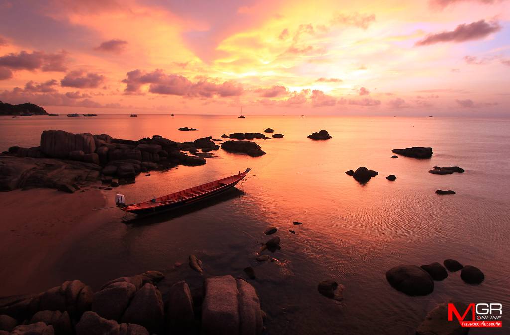 สีสันเกาะเต่า บริเวณลานหินจปร. ก่อนตะวันลับฟ้า  
