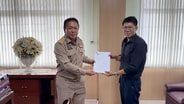 (คลิป)ทนายกองทัพธรรมยื่นเอกสาร 200 หน้า ให้ที่ดินขอนแก่น ยันโอนที่ดิน "วัดป่าอดุลยาราม" ได้ ไม่ต้องรอทายาทผู้บริจาคยินยอม