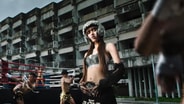 &ldquo;ลิซ่า&rdquo; ปล่อยเอ็มวี SaWaDiKa จัดเต็มมวยไทยสะกดใจคนทั้งโลก