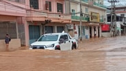 ยังอ่วมน้ำสายซัดพนังพังล้นตลาดท่าล้อ ฝั่งไทยอุดรูรั่วทันป้องกันลุงเจ้าเก่าแอบเปิดบิ๊กแบ็คแล้ว