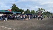 เริ่มแล้ว!  กลุ่มค้าน “อ่างวังโตนด” ทยอยรวมตัวหน้าศาลากลางจันทบุรี