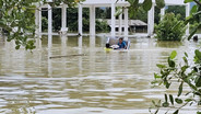 พังงา น้ำยังท่วมหนัก  “โคกเคียน” ชาวบ้านต้องใช้เรือเข้า-ออกหมู่บ้าน